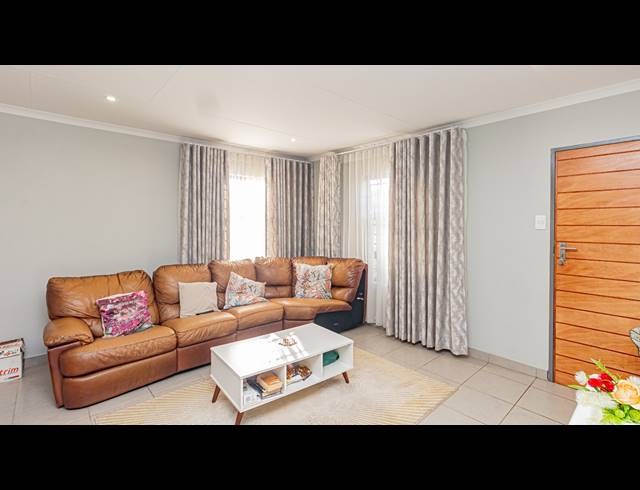 3 BEDROOM HOUSE FOR SALE IN SKY CITY